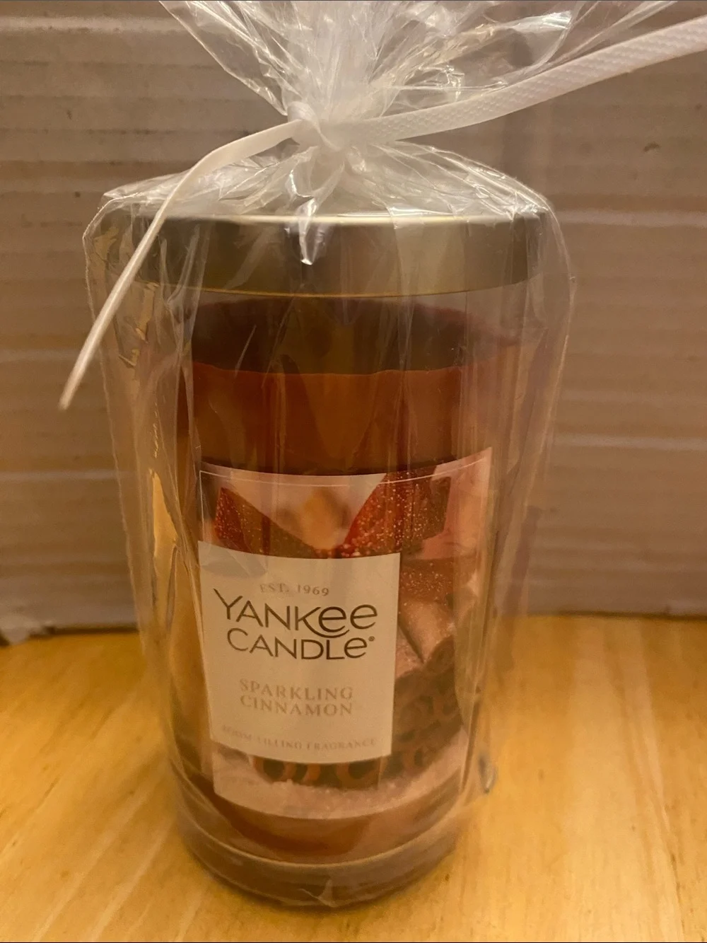 Yankee Candle Sparkling Cinnamon Jar candle with Lid. Large 14.25 oz NWT